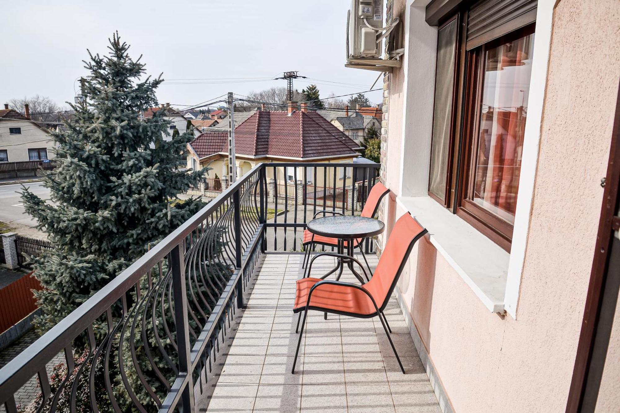 Hajnal Apartman Hajduszoboszlo Exterior photo